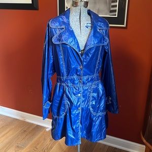 Vintage wide collar windbreaker, shiny polyester with white stitching! S/M